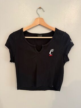UC Bearcats Ribbed Crop Tee